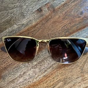Gold Ray-bans gold sunglasses😎